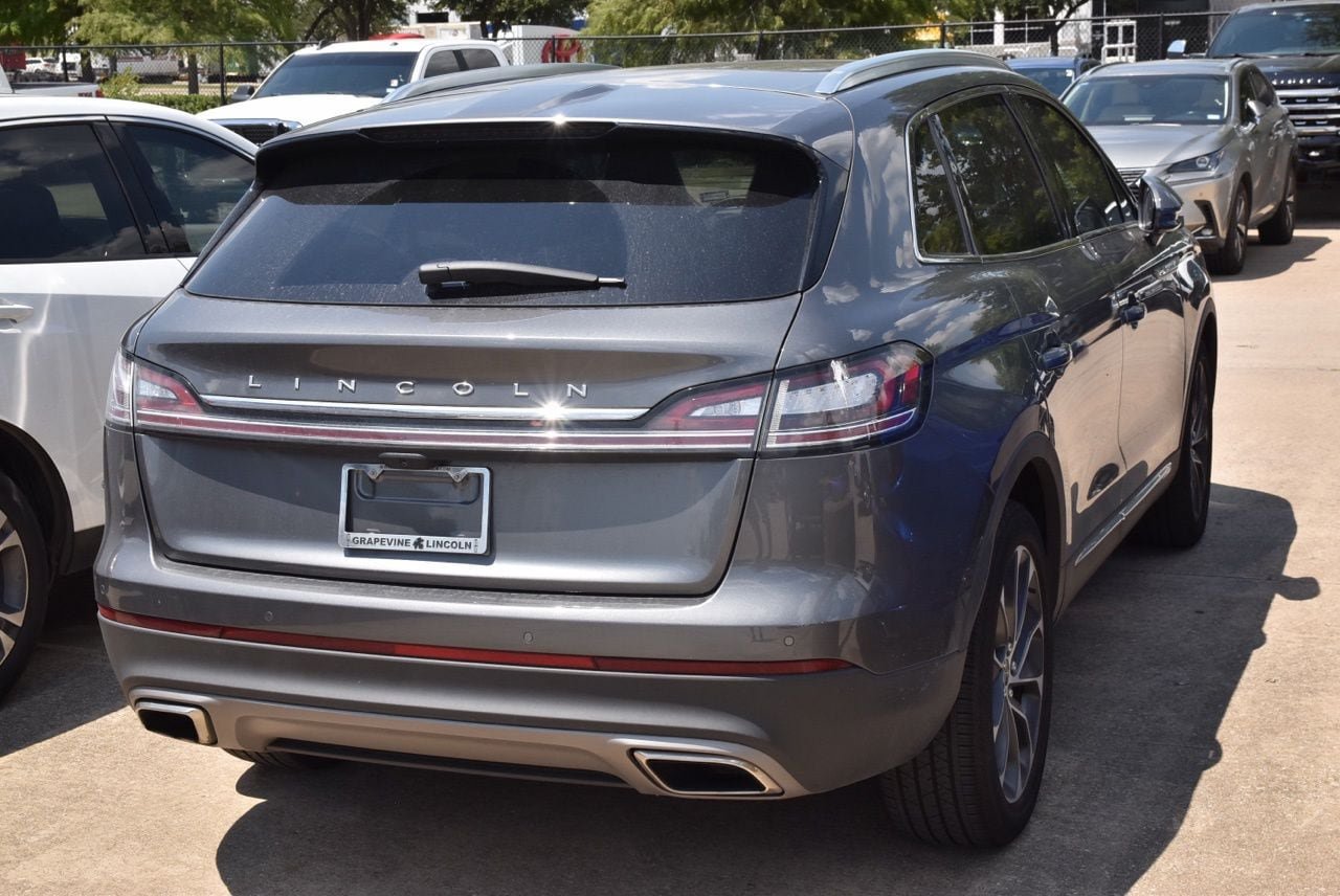 Used 2023 Lincoln Nautilus Reserve w/ Equipment Group 201A FWD image 7