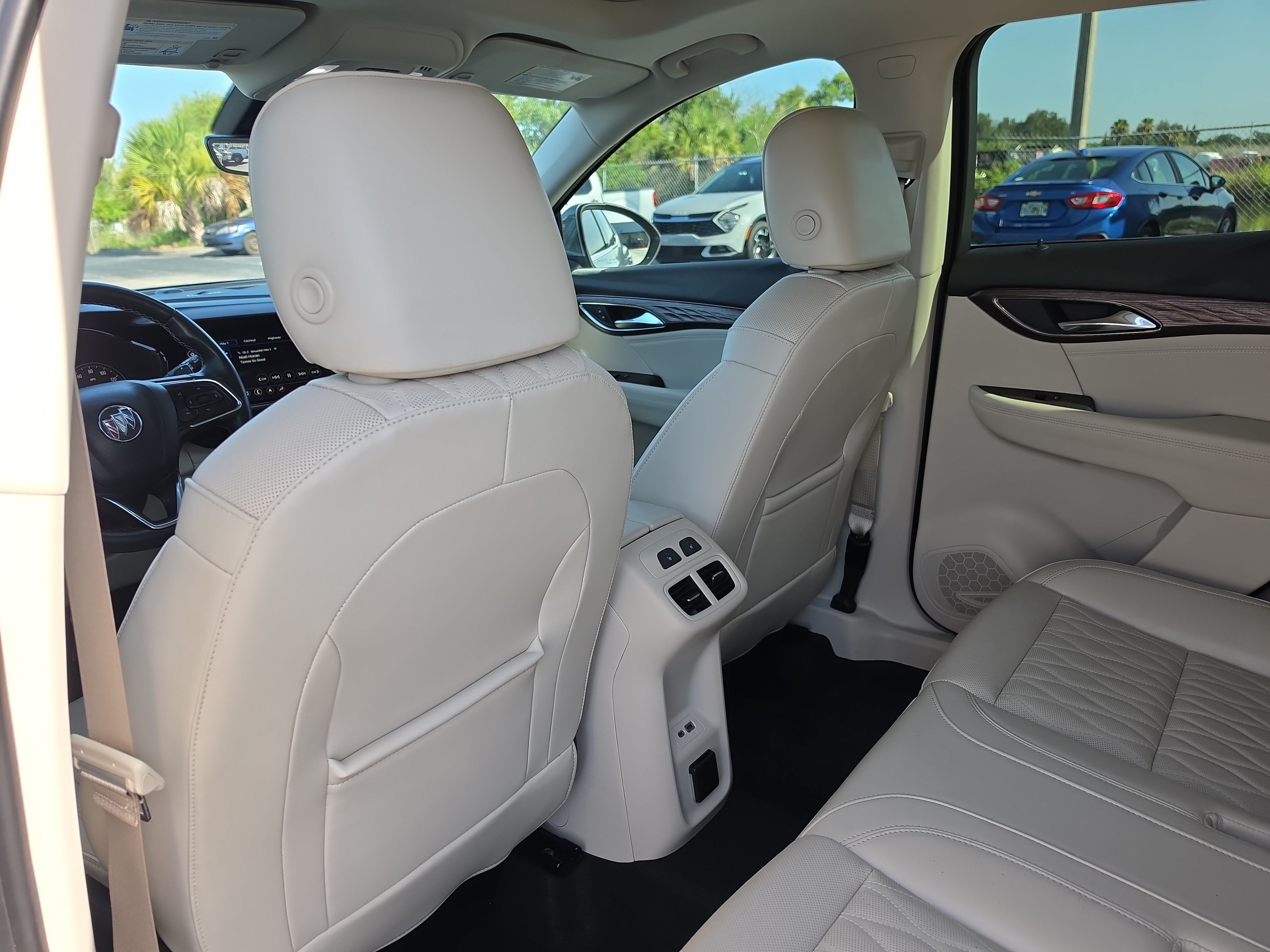 Certified 2023 Buick Envision Avenir FWD image 11