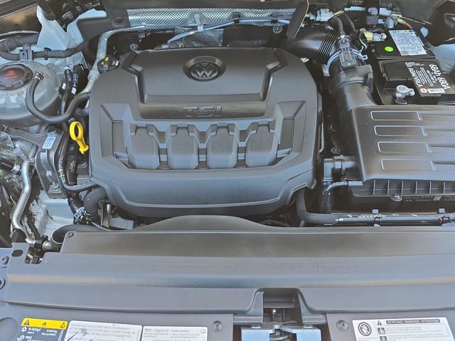 Used 2018 Volkswagen Tiguan SE AWD/4WD image 30
