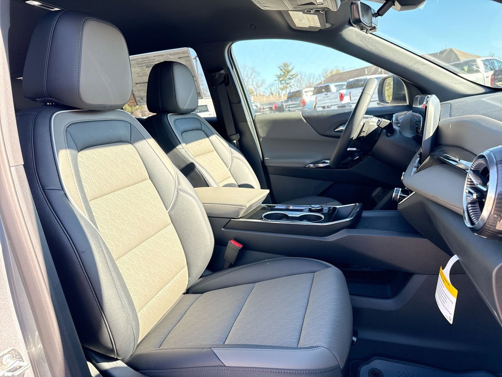 New 2026 Chevrolet Equinox LT w/ Convenience Package II image 19