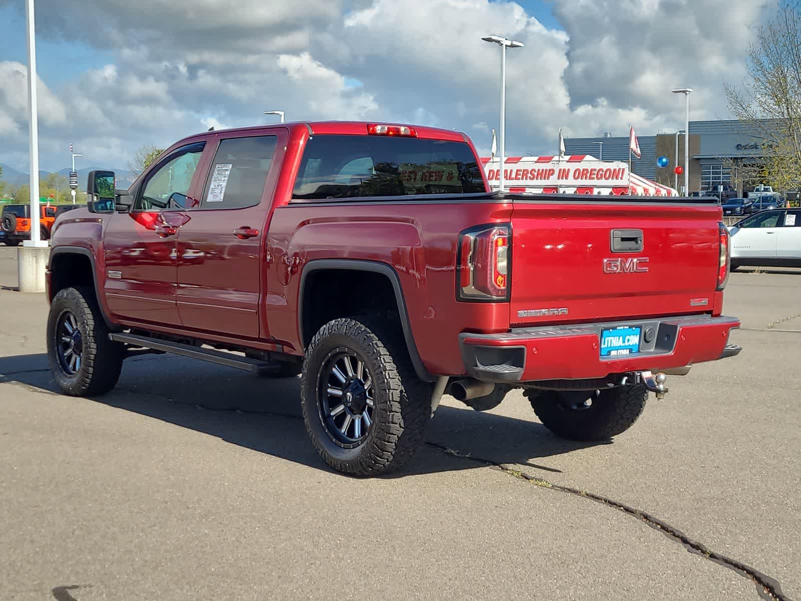Used 2018 GMC Sierra 1500 SLT w/ All Terrain Package AWD/4WD image 12