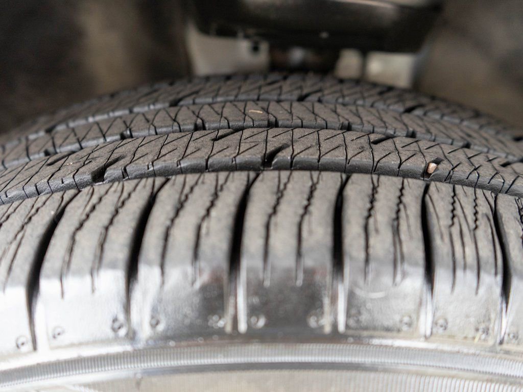 Used 2019 Buick Envision Essence w/ LPO, Active Package image 32