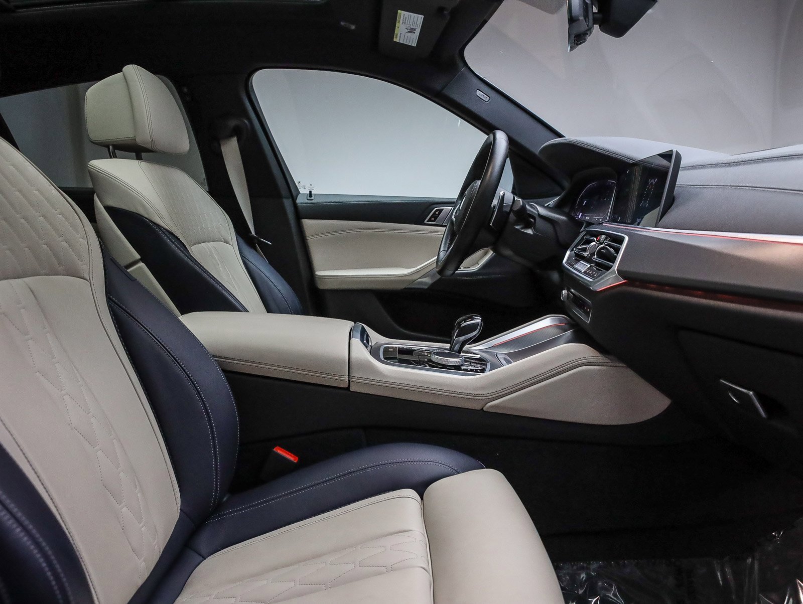 Certified 2023 BMW X6 xDrive40i w/ M Sport Package image 18