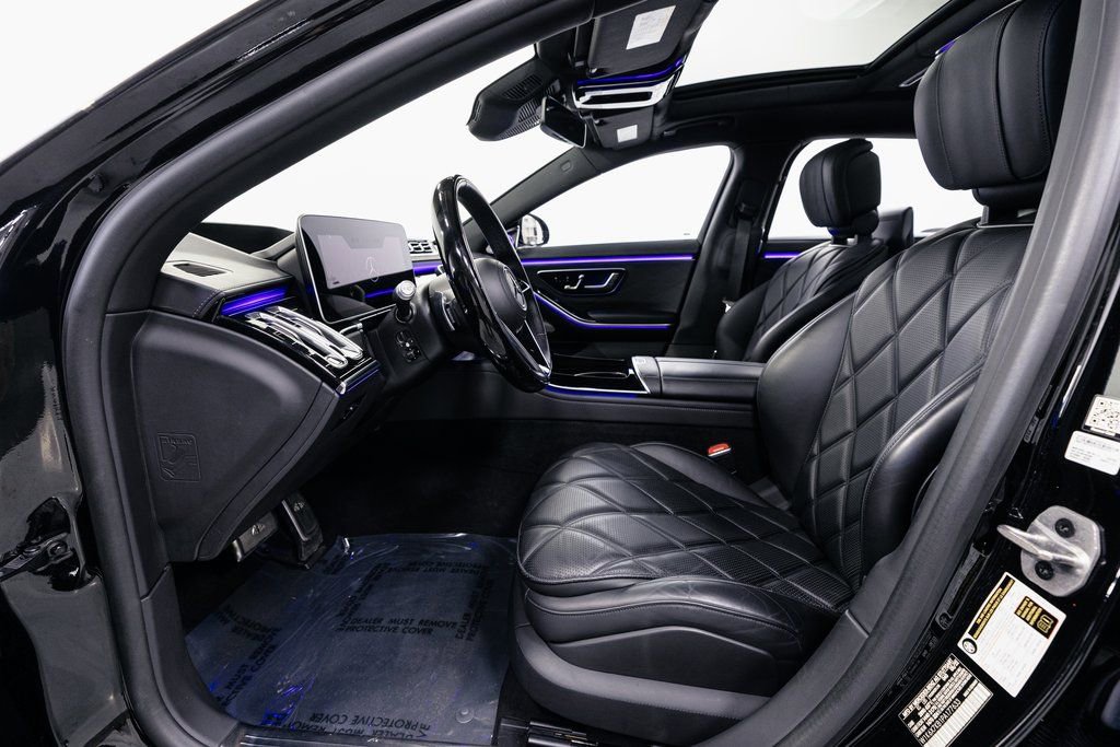 Used 2023 Mercedes-Benz Maybach S 680 4MATIC w/ Manufaktur Leather Package image 8