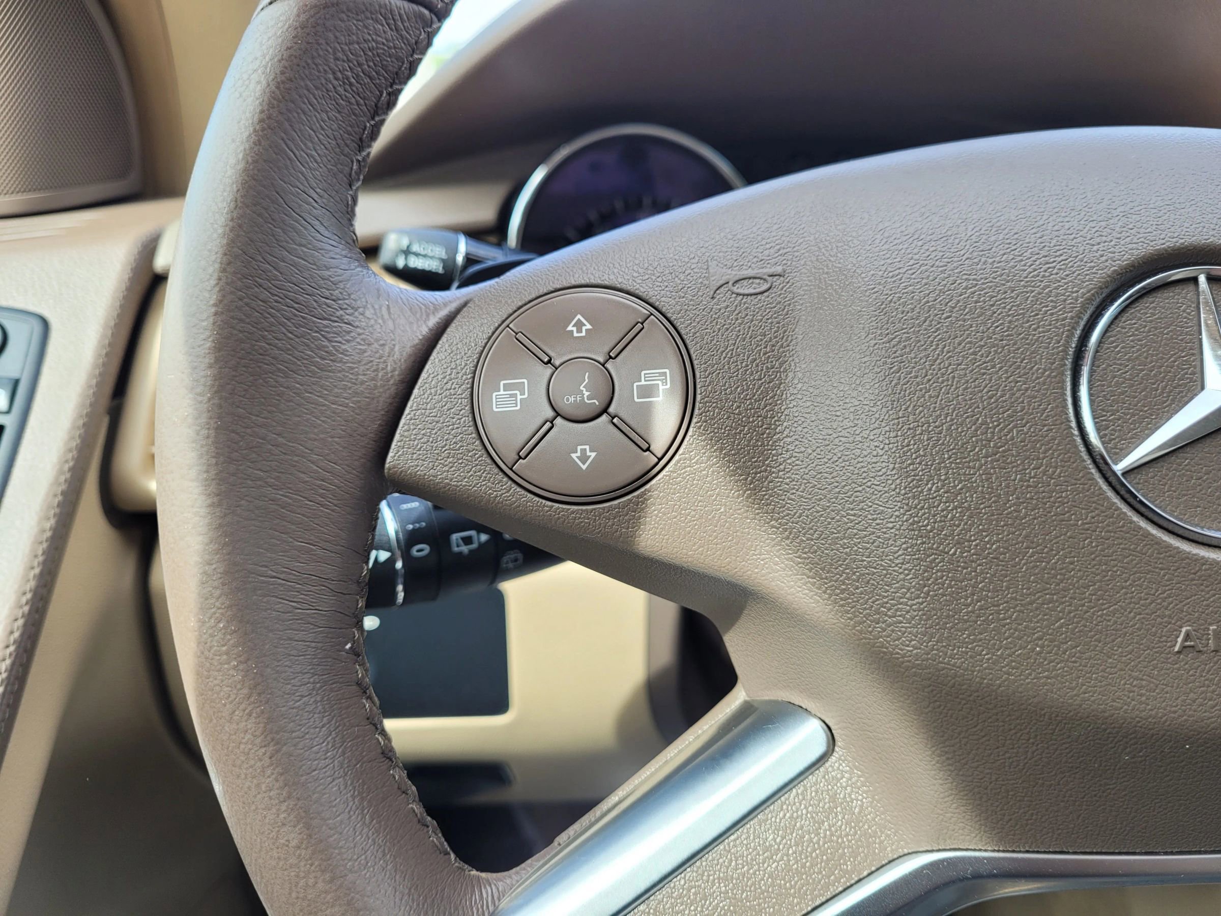 Used 2009 Mercedes-Benz R 350 4MATIC image 27