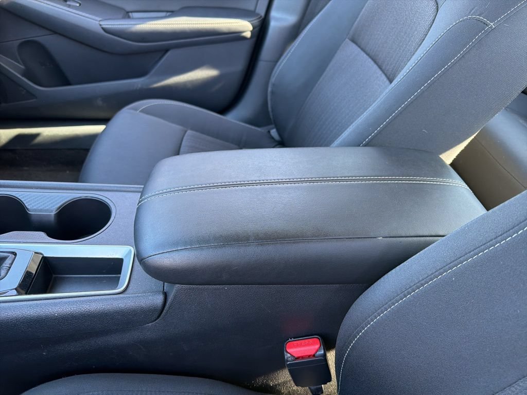 Used 2025 Nissan Altima 2.5 SV FWD image 16
