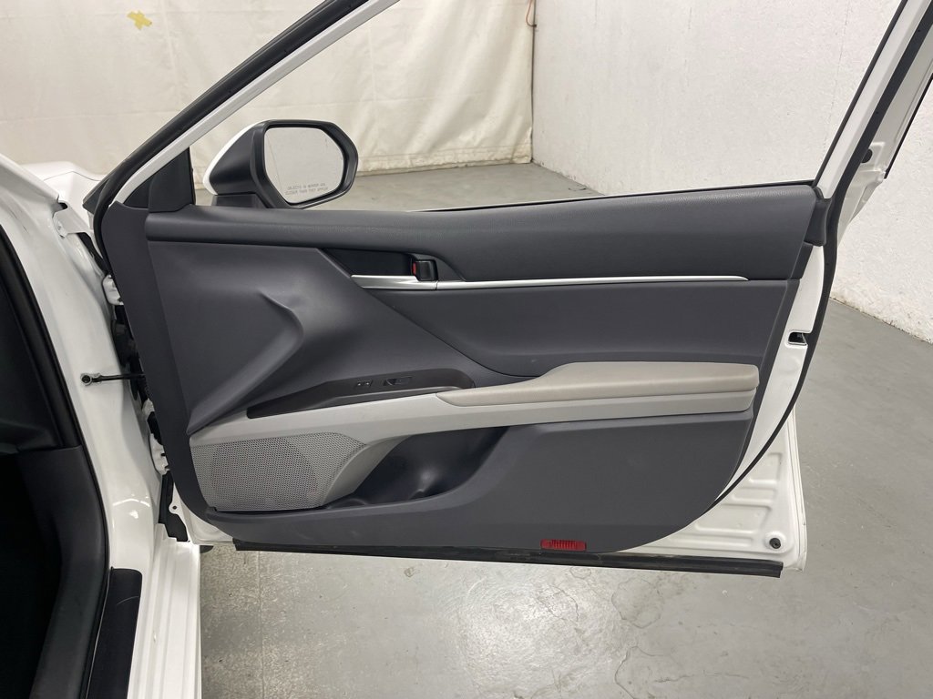 Used 2024 Toyota Camry SE image 8