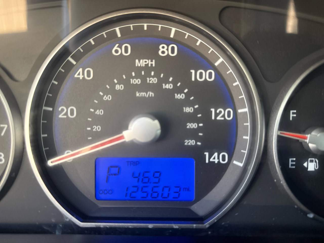 Used 2011 Hyundai Santa Fe SE image 18