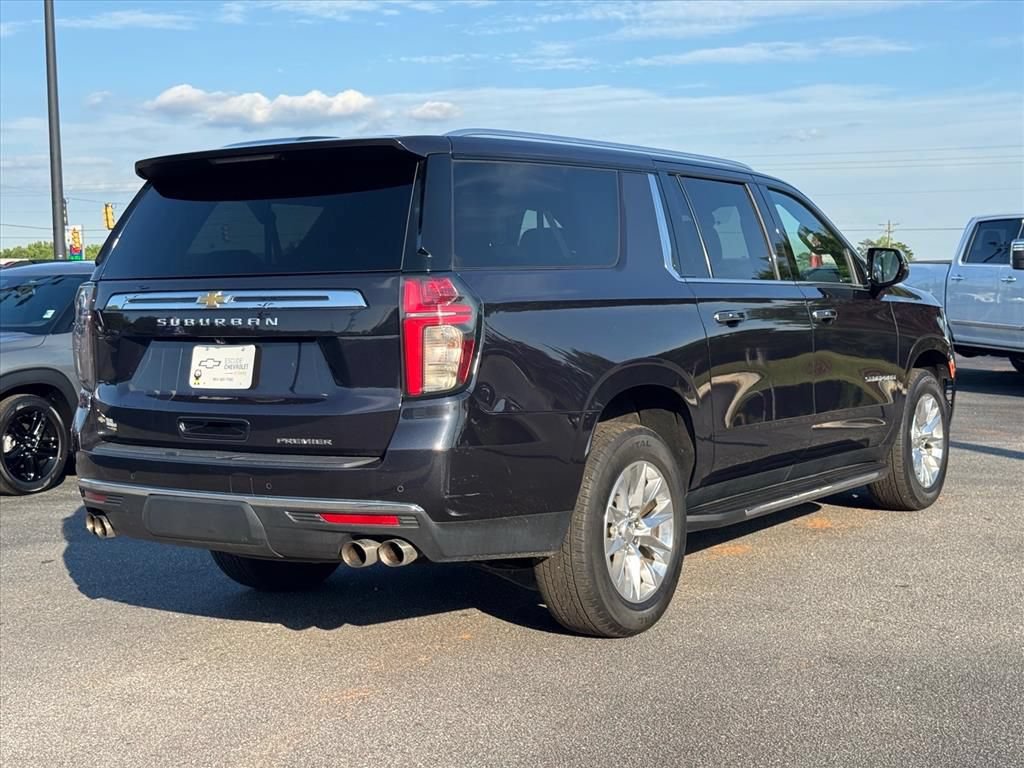 Used 2022 Chevrolet Suburban Premier AWD/4WD image 3