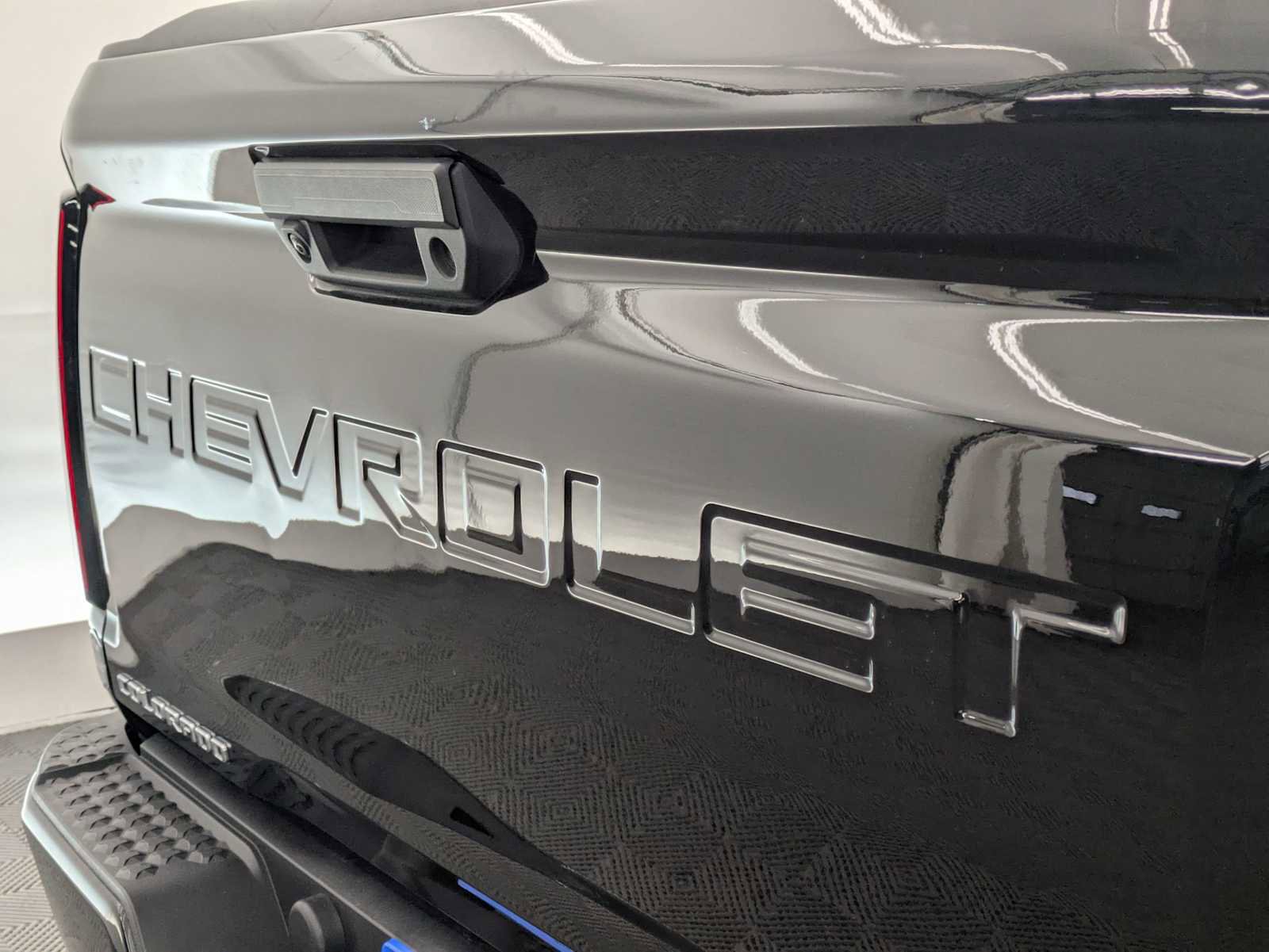 Used 2023 Chevrolet Colorado LT w/ LT Convenience Package AWD/4WD image 14