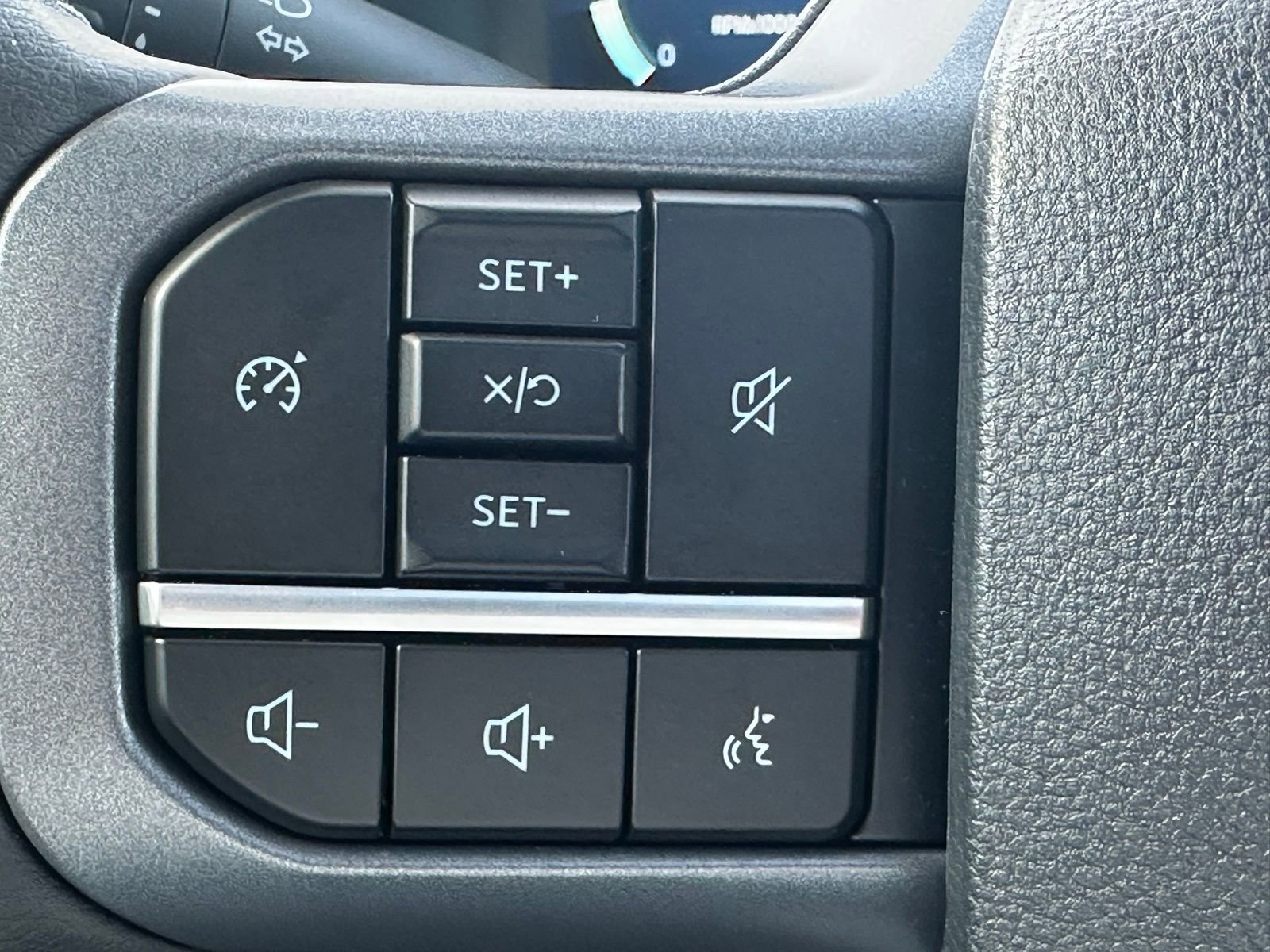 New 2025 Ford F350 Lariat w/ FX4 Off-Road Package image 17