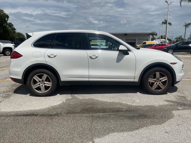 Used 2014 Porsche Cayenne Platinum Edition AWD/4WD image 4