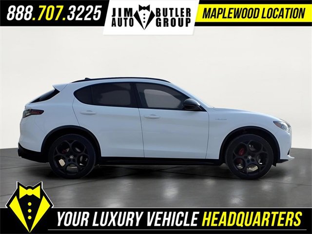 Used 2024 Alfa Romeo Stelvio Veloce image 5