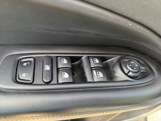 Used 2018 Jeep Compass Latitude AWD/4WD image 13