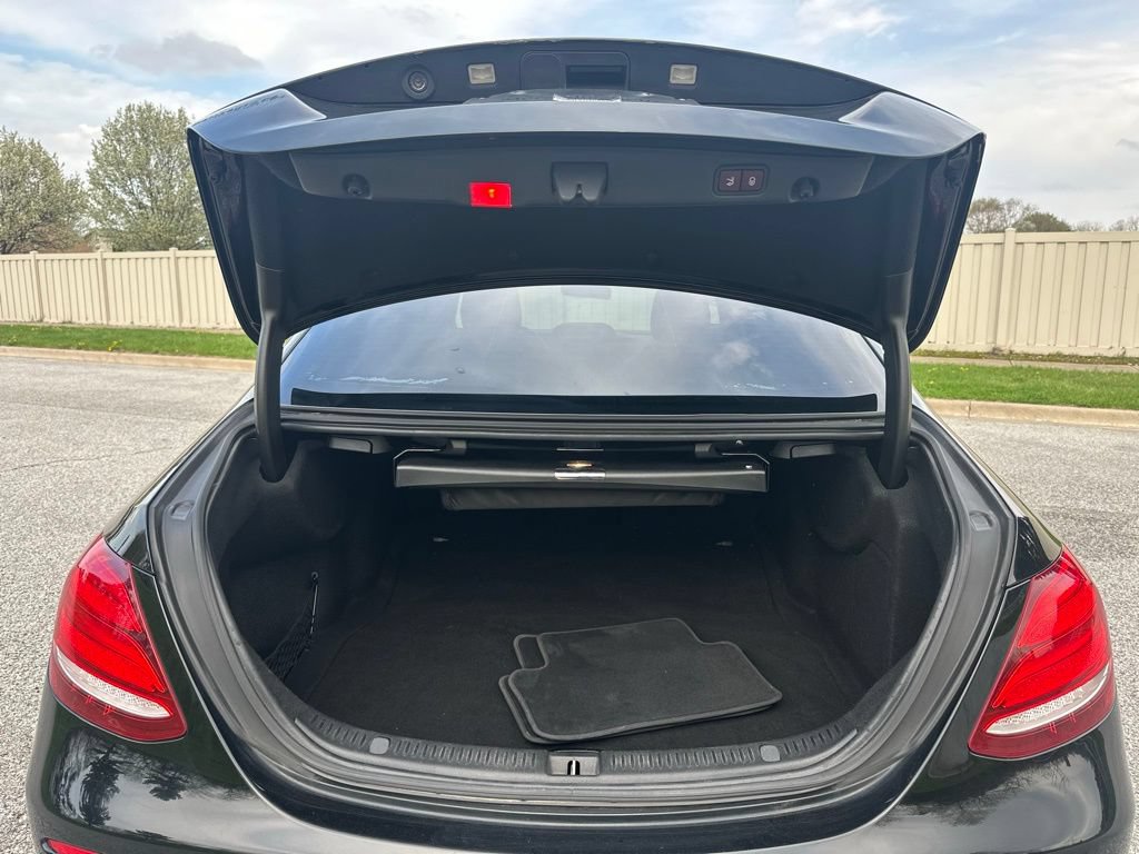 Used 2017 Mercedes-Benz E 300 4MATIC image 22