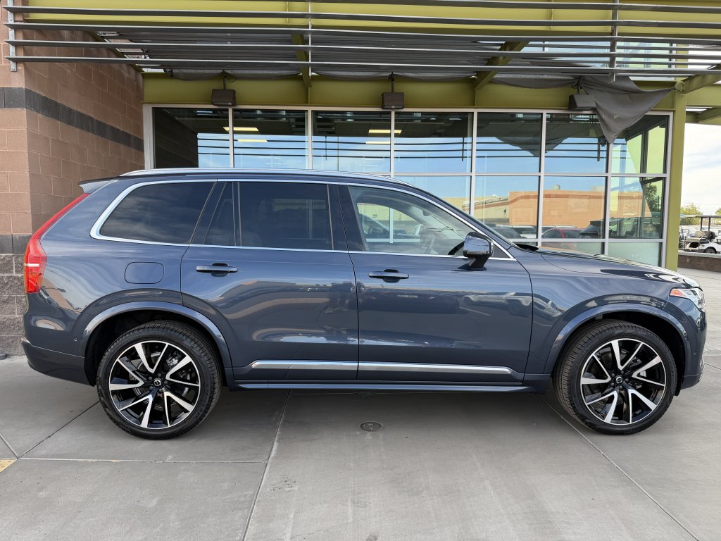 Used 2023 Volvo XC90 B6 Plus AWD/4WD image 9