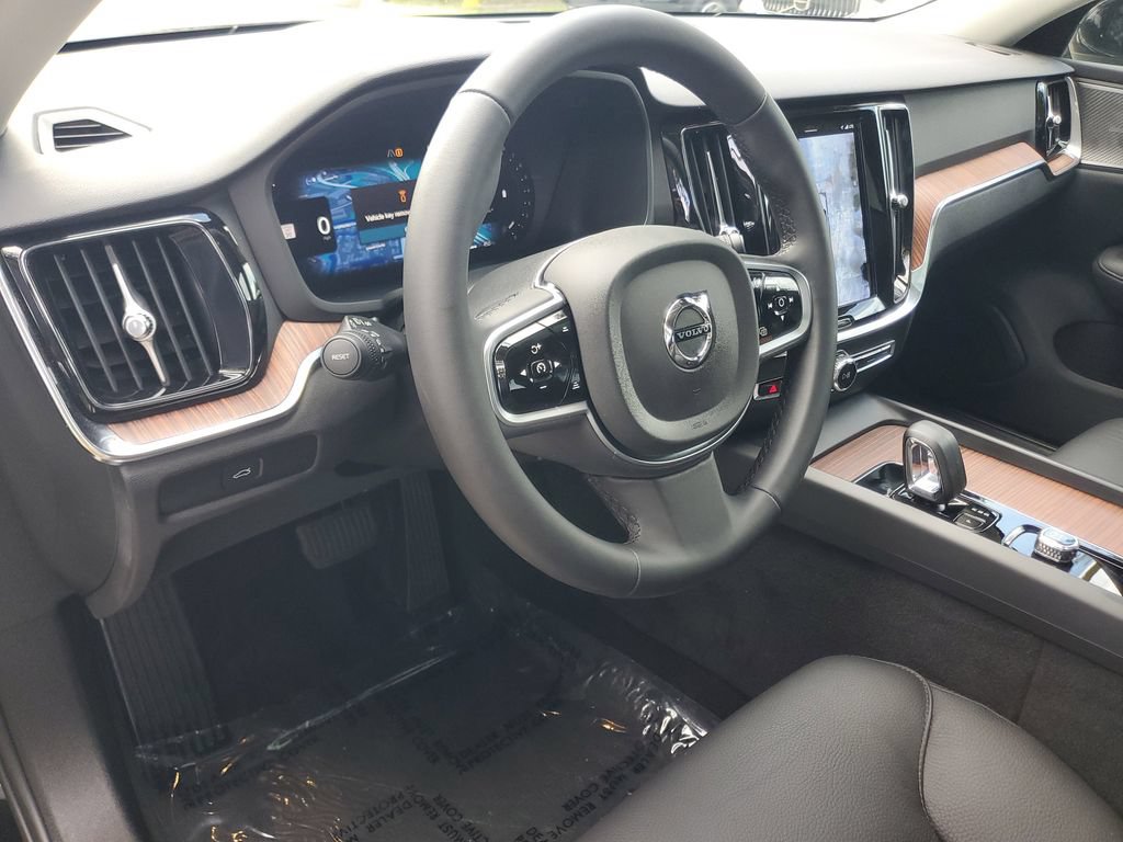 Certified 2024 Volvo V60 B5 Cross Country Plus AWD/4WD image 18