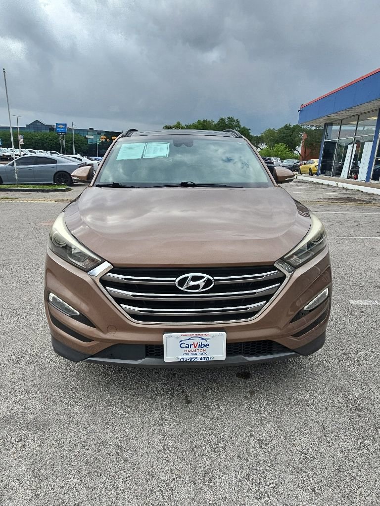 Used 2016 Hyundai Tucson Limited w/ Option Group 03 FWD image 2