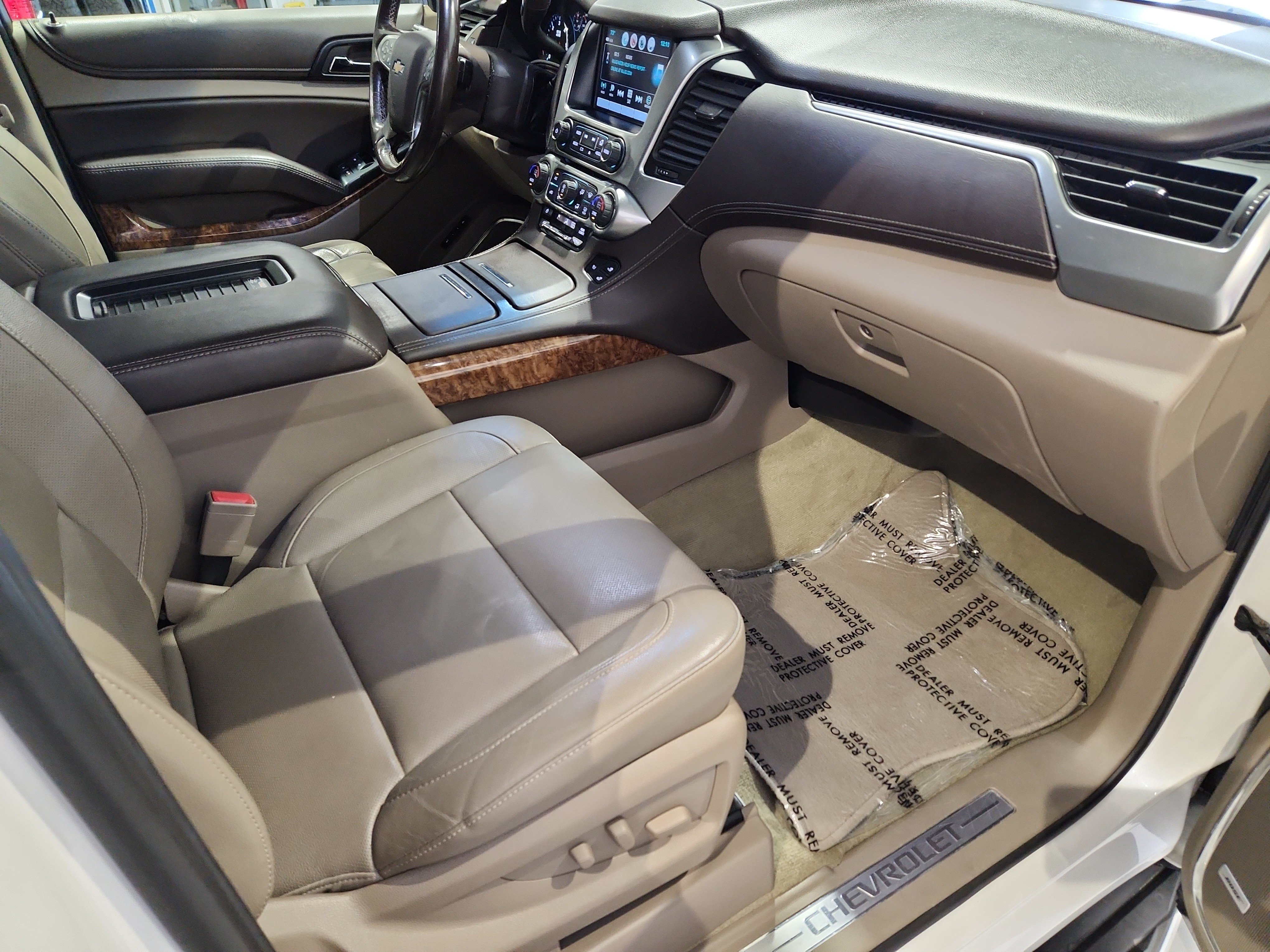 Used 2018 Chevrolet Suburban Premier AWD/4WD image 18