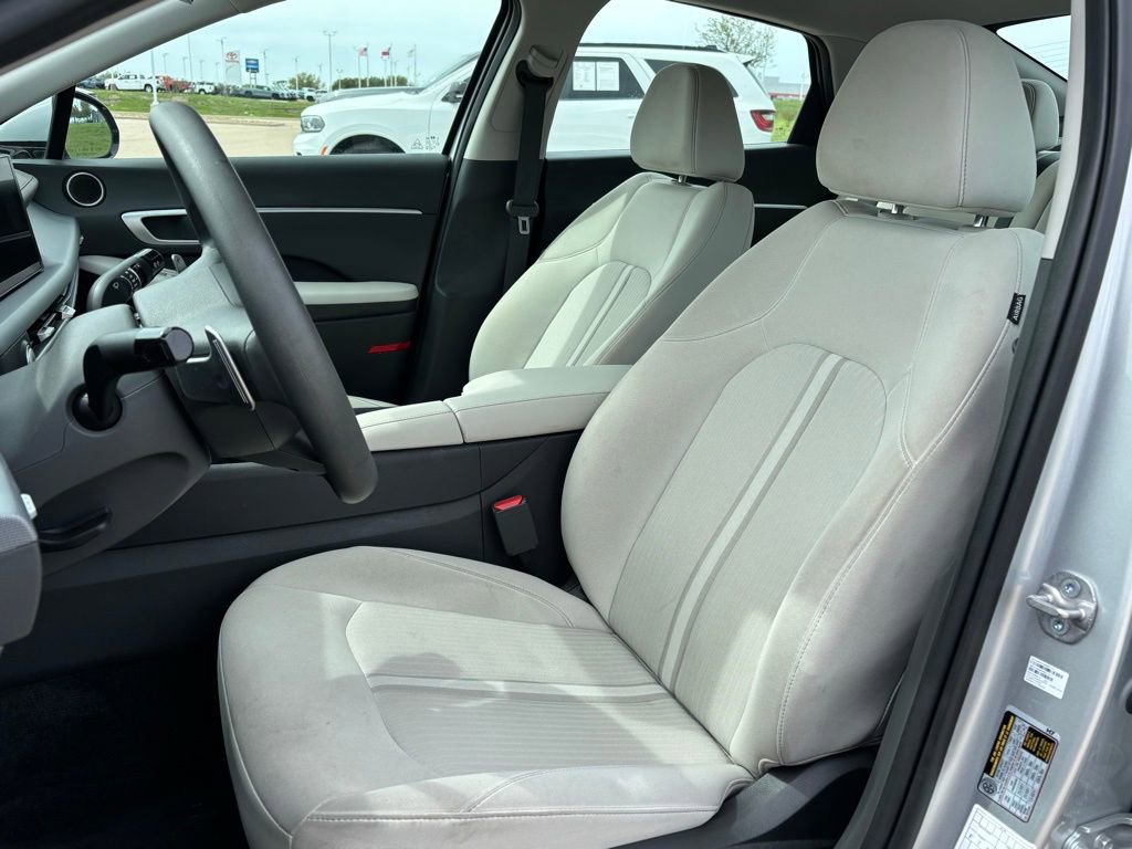 Used 2025 Hyundai Sonata SEL FWD image 11