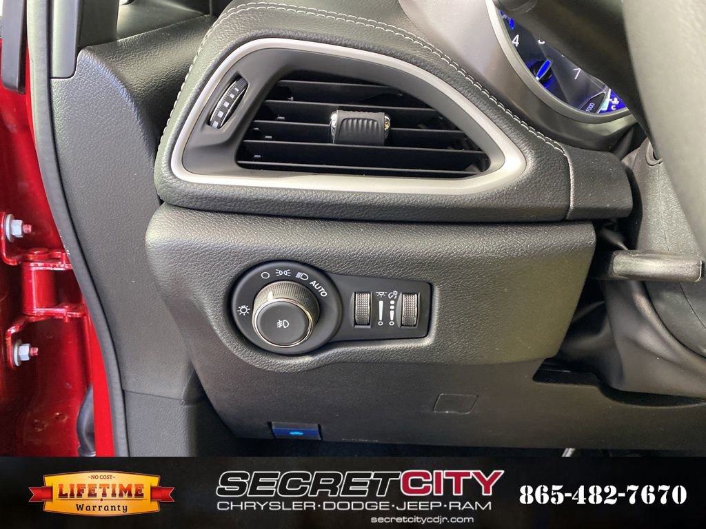 New 2026 Chrysler Pacifica Select image 15