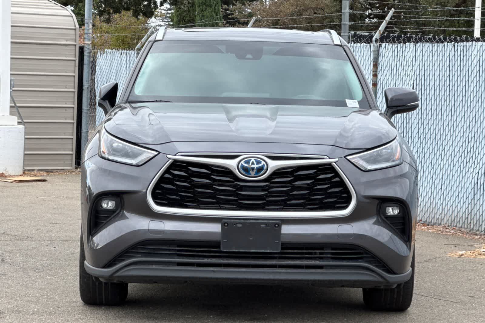 Used 2021 Toyota Highlander XLE FWD image 8