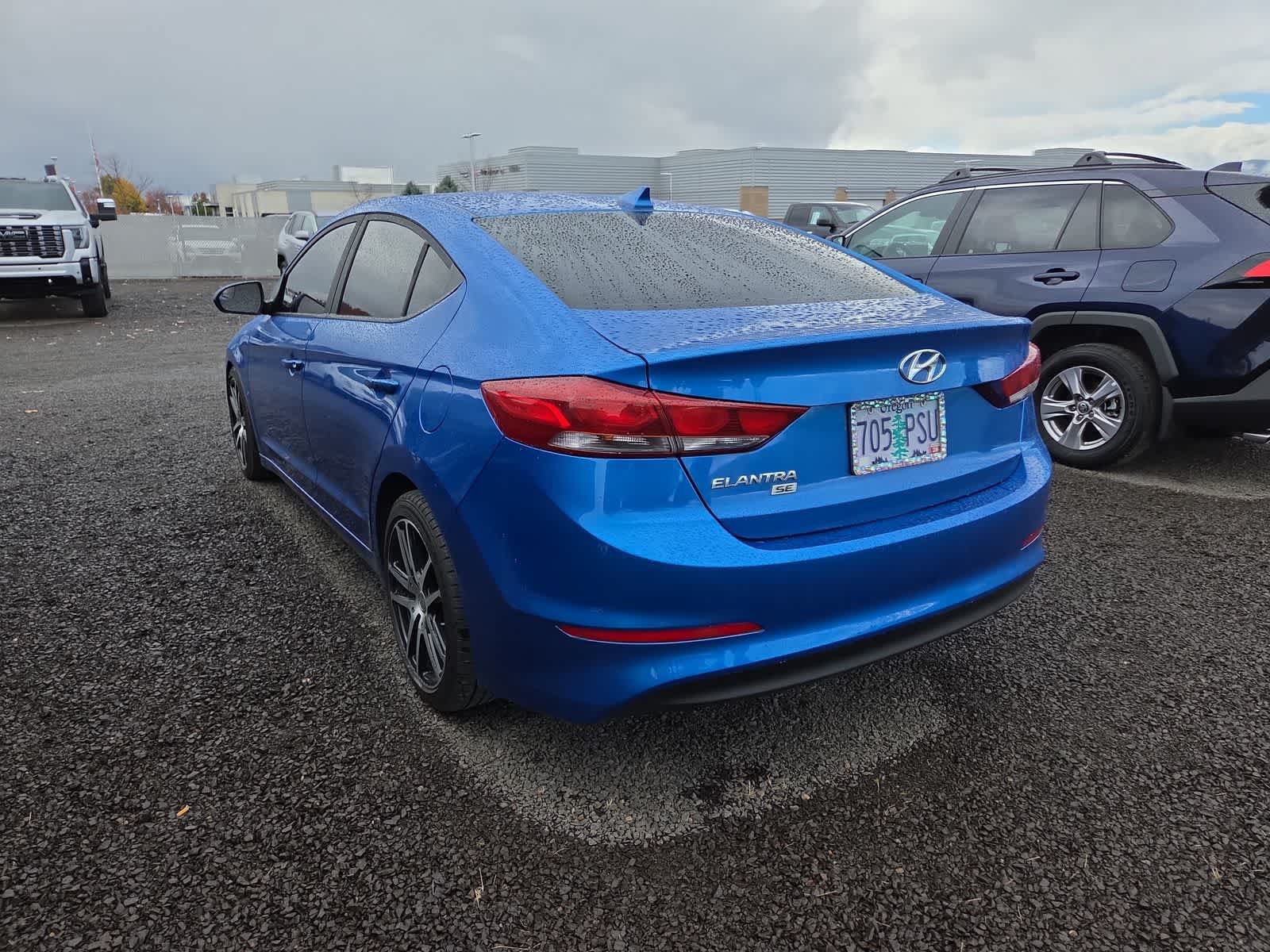 Used 2017 Hyundai Elantra SE FWD image 3