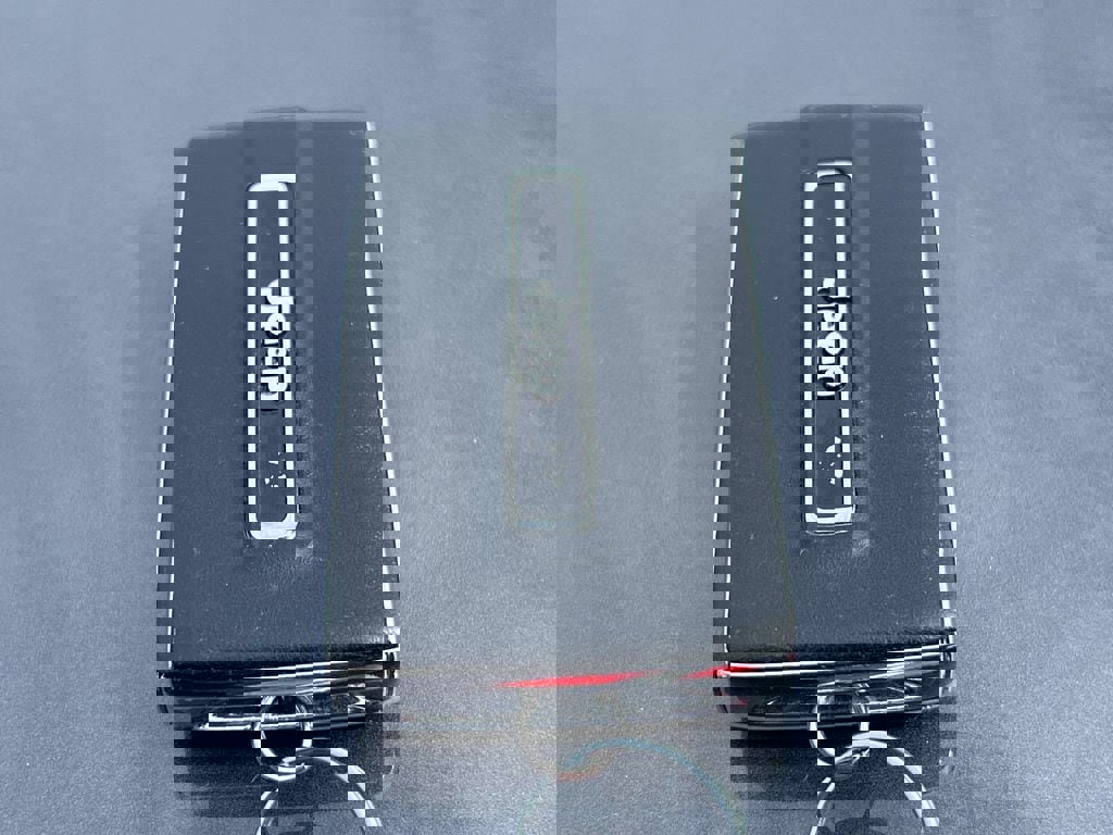 Certified 2023 Jeep Grand Cherokee L Laredo AWD/4WD image 11