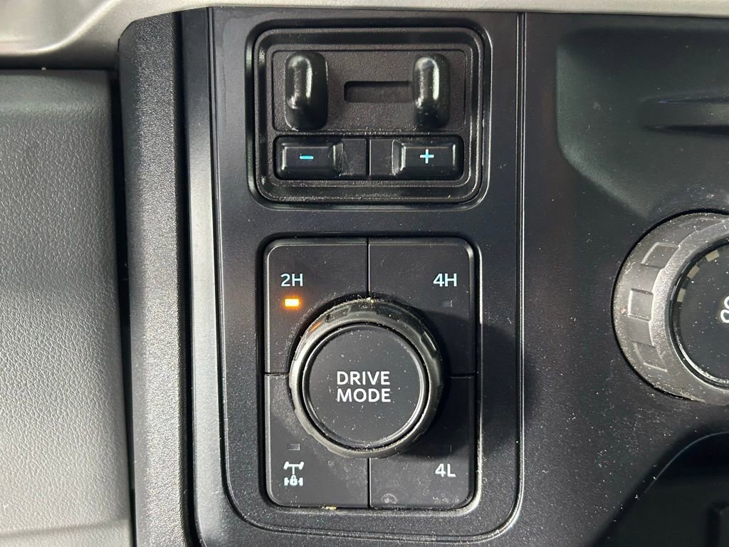 Used 2025 Ford F250 XLT w/ Black Appearance Package image 23