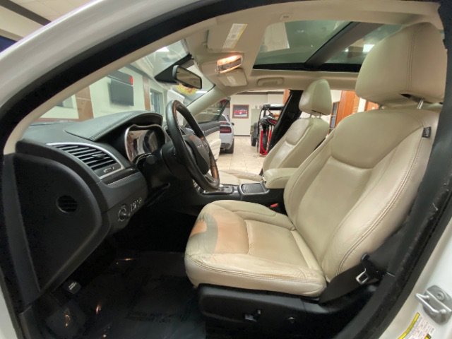 Used 2018 Chrysler 300 Touring L image 17