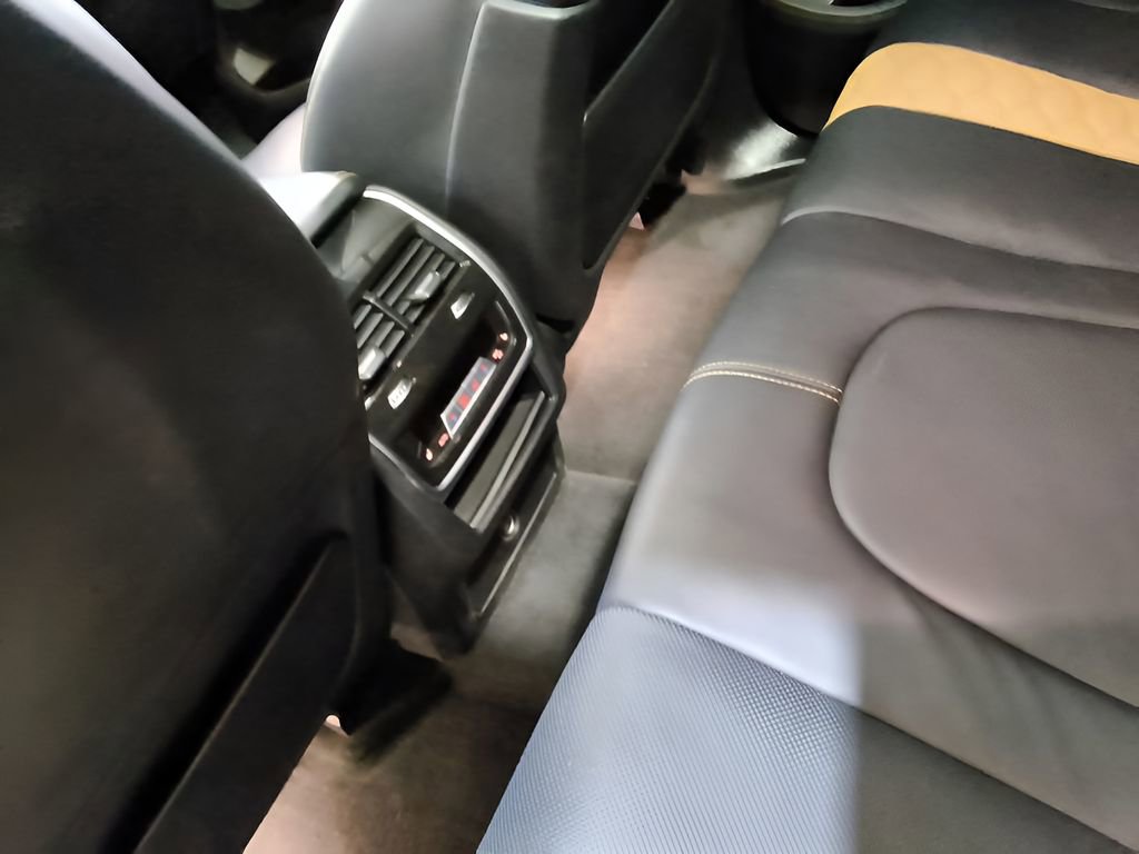Used 2022 BMW X5 M Competition w/ Premium Package AWD/4WD image 31