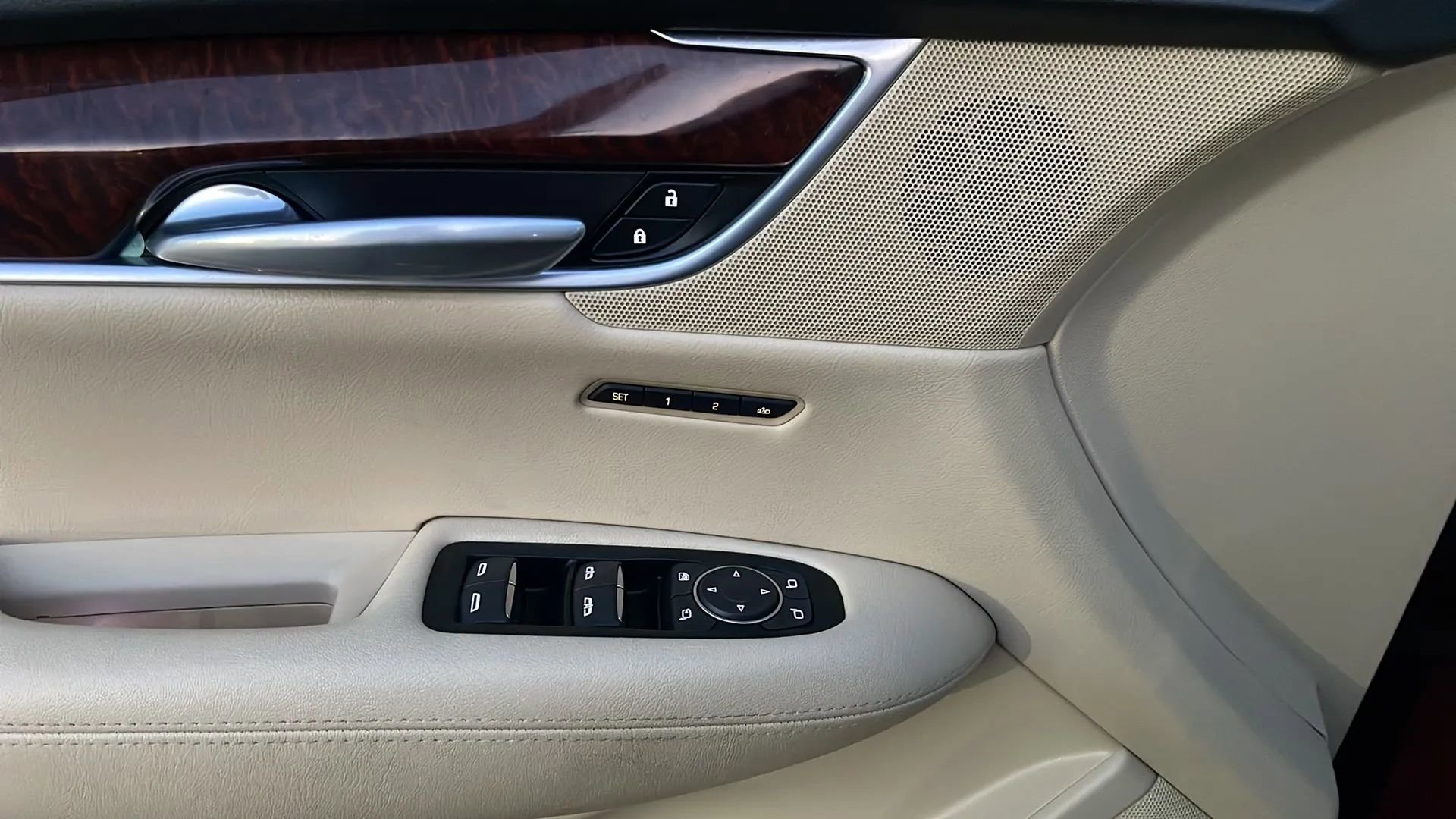 Used 2018 Cadillac XT5 Luxury image 17