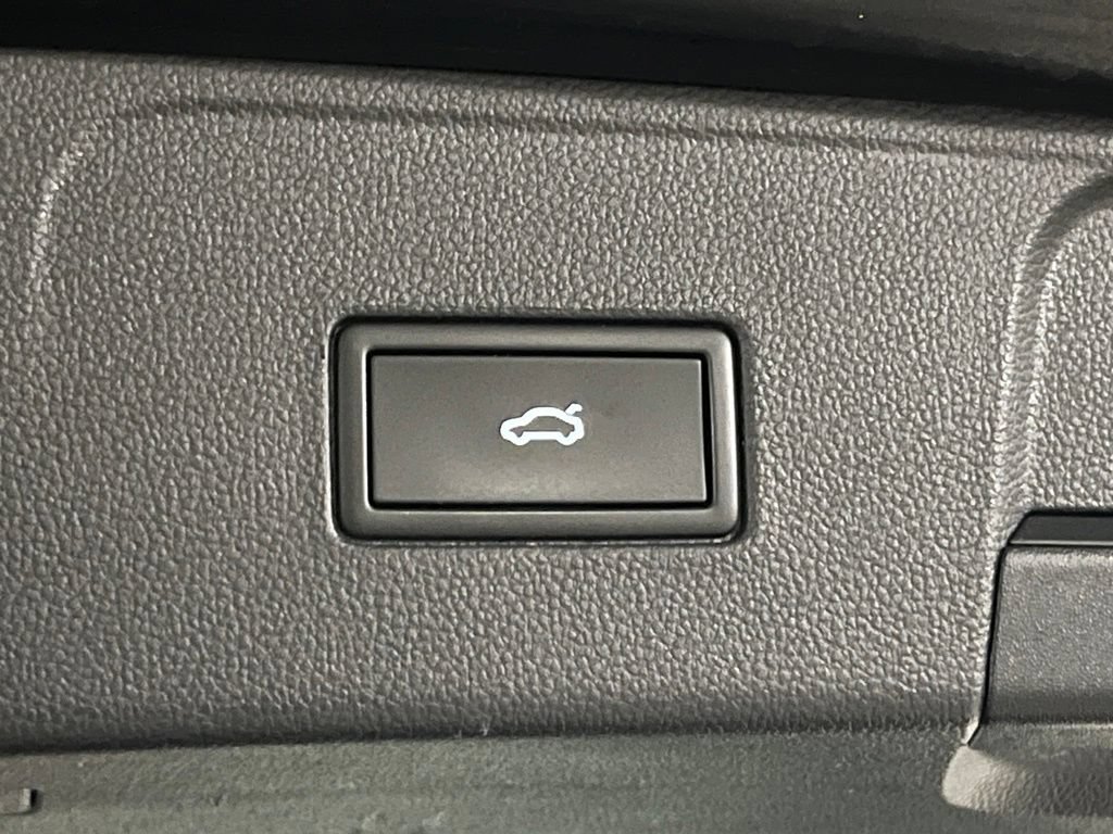 Used 2023 Volkswagen Atlas SE AWD/4WD image 39