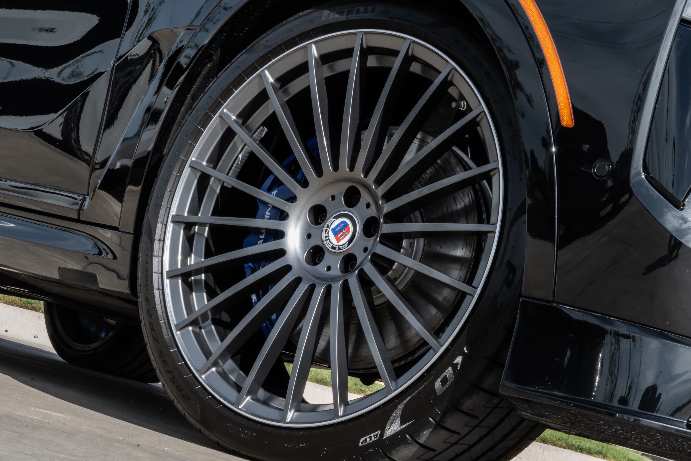 Used 2025 BMW ALPINA XB7 AWD/4WD image 11