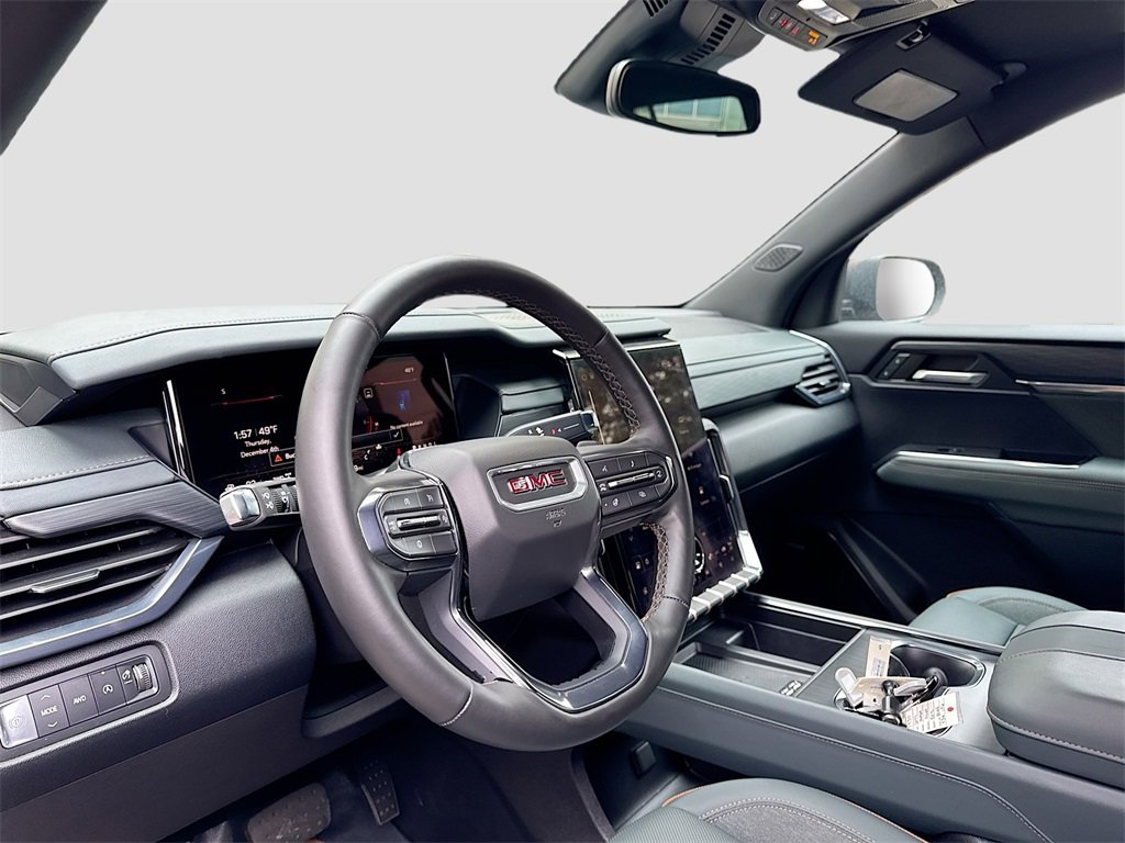 Used 2024 GMC Acadia AT4 w/ Luxury Package image 9