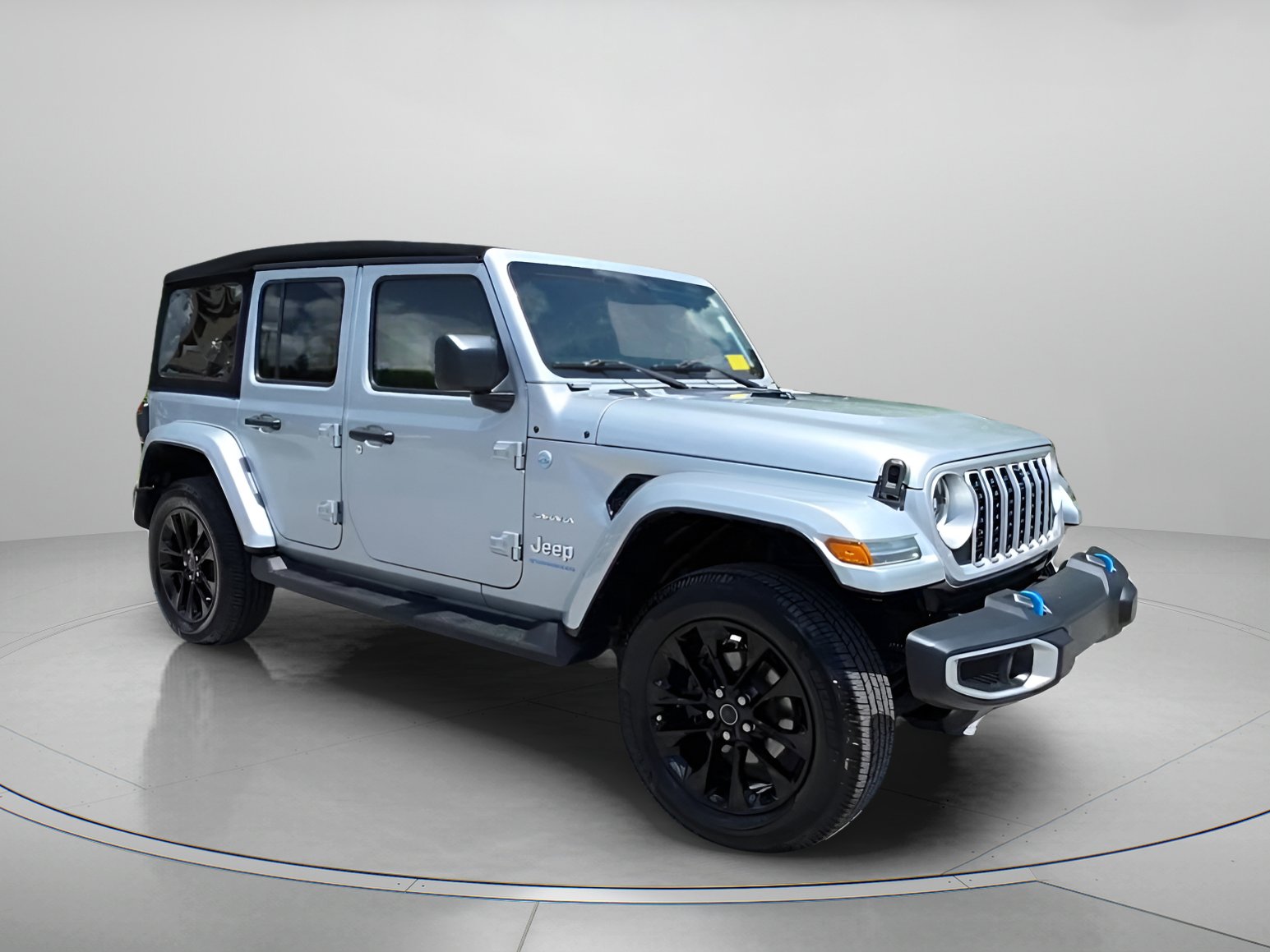 Used 2024 Jeep Wrangler Sahara w/ Technology Group image 3