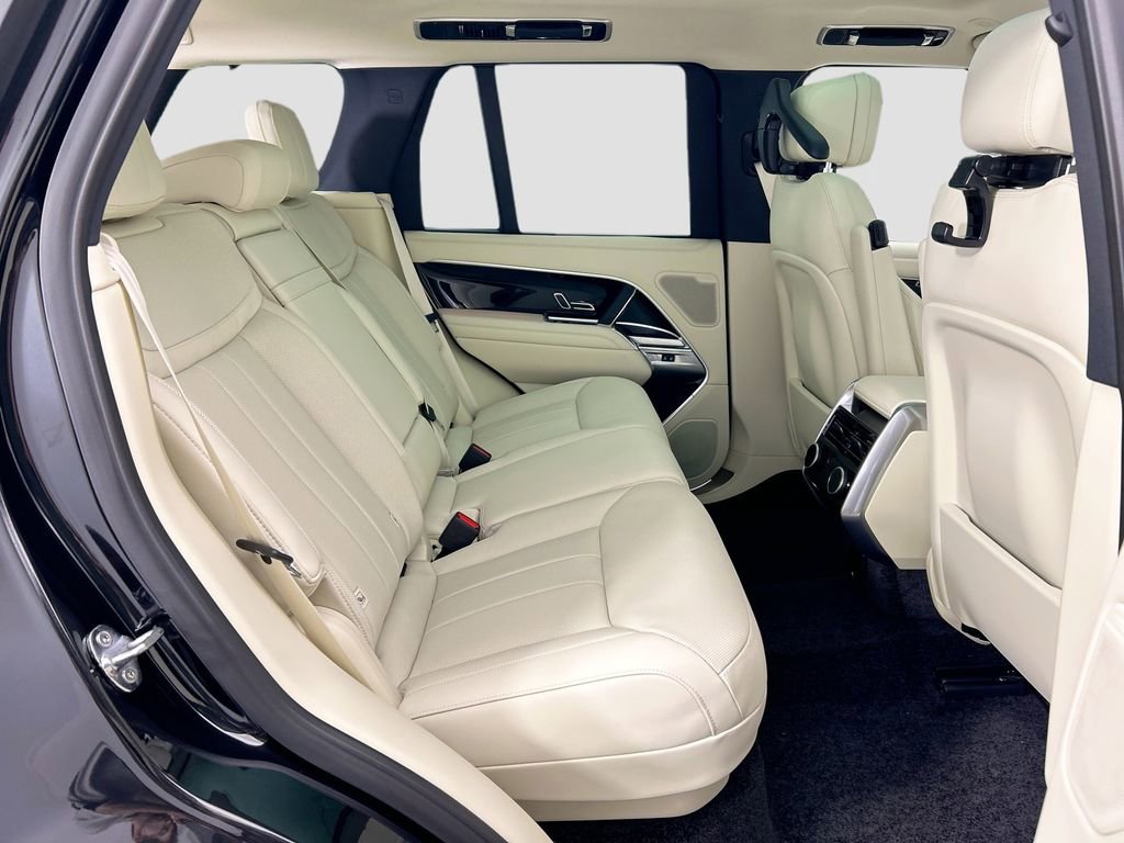 New 2026 Land Rover Range Rover SE image 21