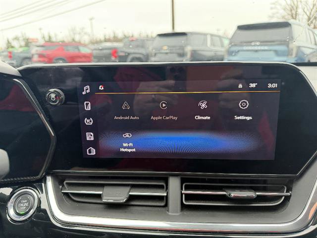 Used 2024 Chevrolet Trax RS FWD image 39