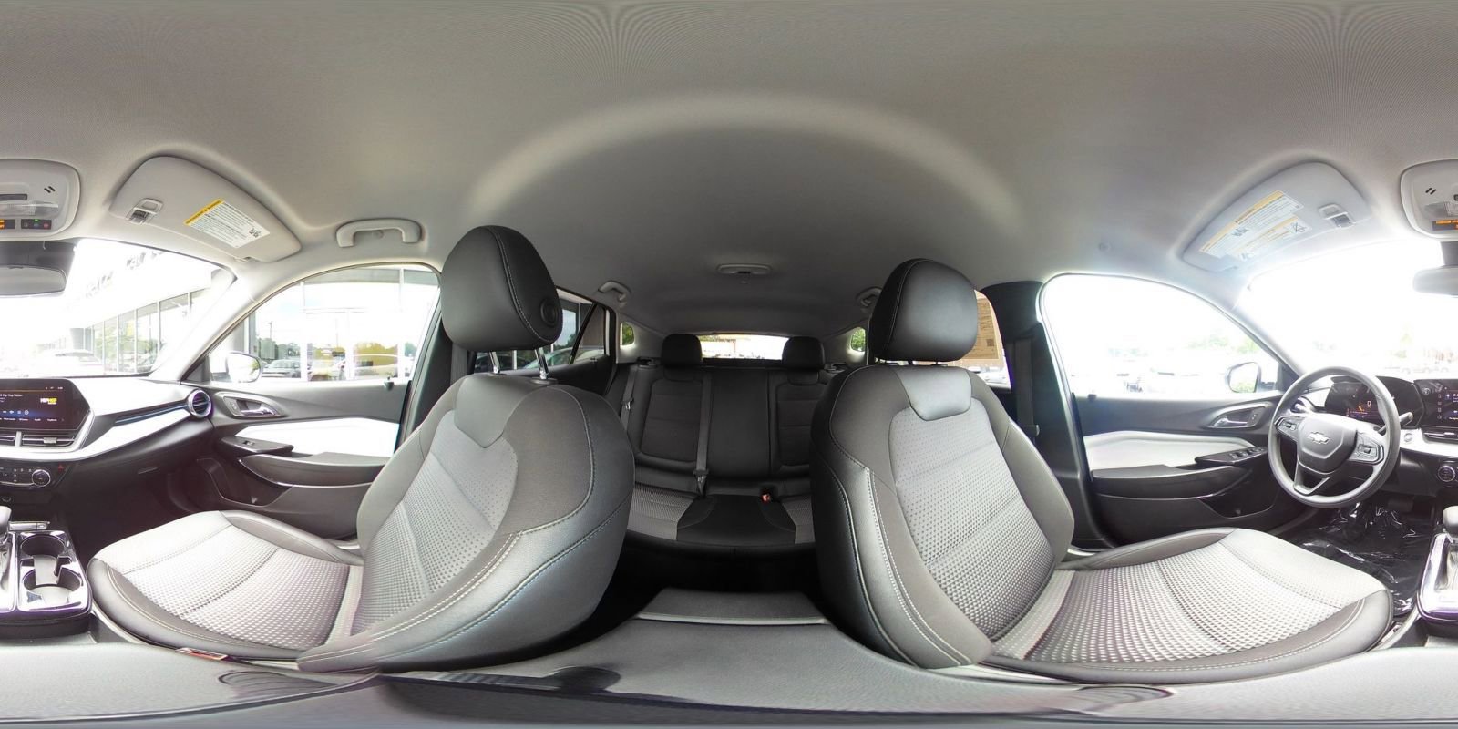 Used 2025 Chevrolet Trax LT FWD image 42