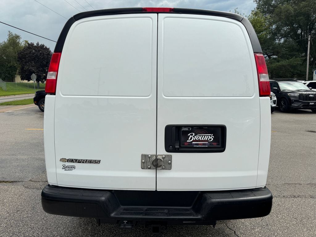Used 2022 Chevrolet Express 3500 Extended RWD image 6