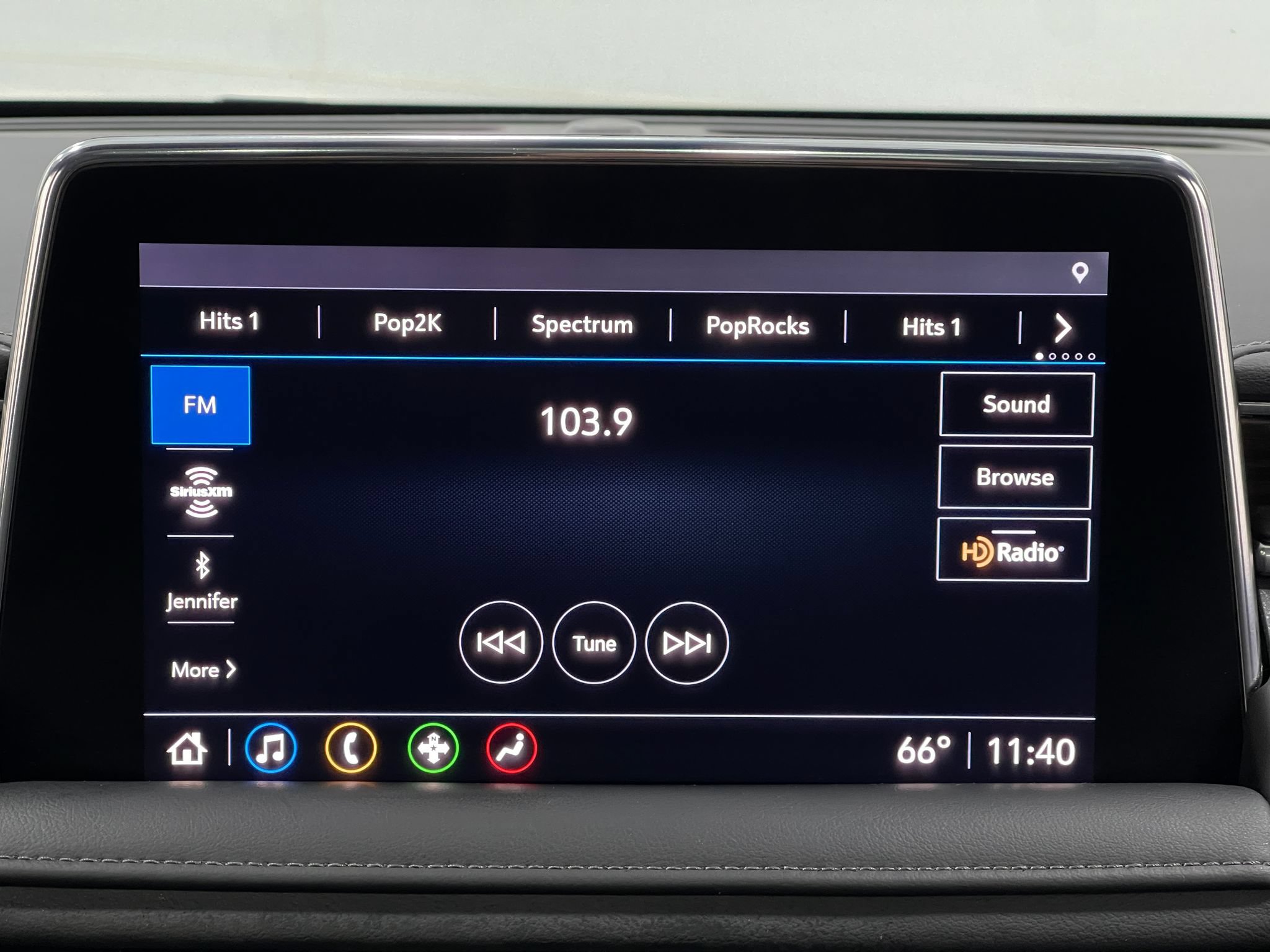 Used 2021 Chevrolet Suburban LT w/ LT Signature Package AWD/4WD image 23
