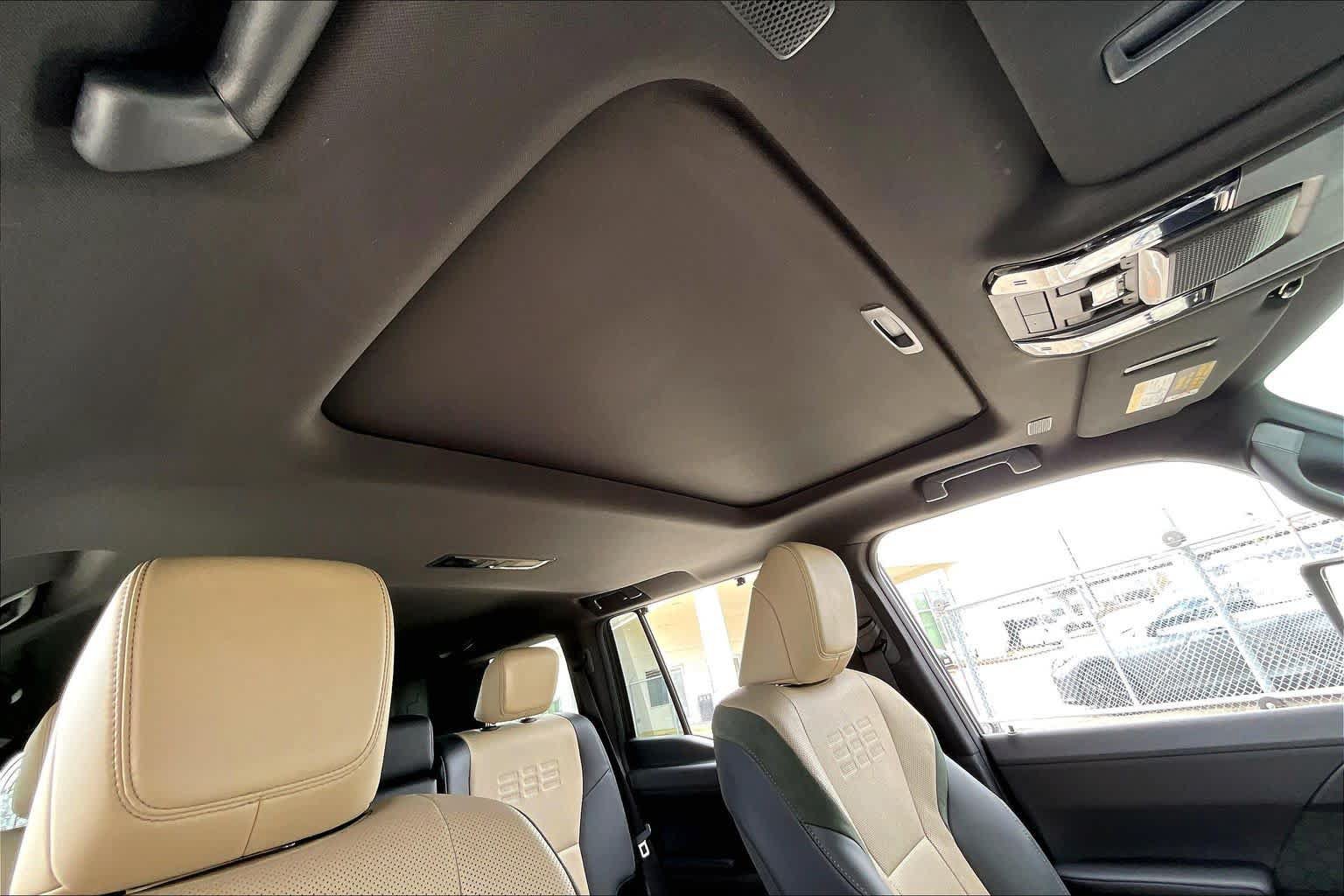 Used 2024 Lexus GX 550 AWD/4WD image 28