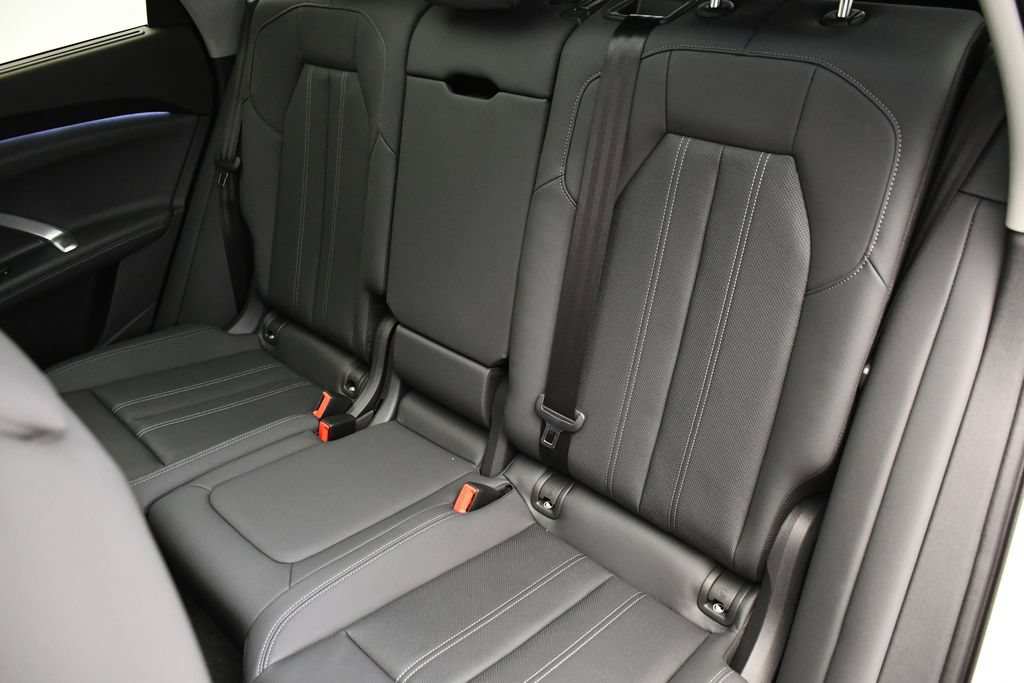 Used 2025 Audi Q5 Premium Plus w/ Premium Plus AWD/4WD image 43