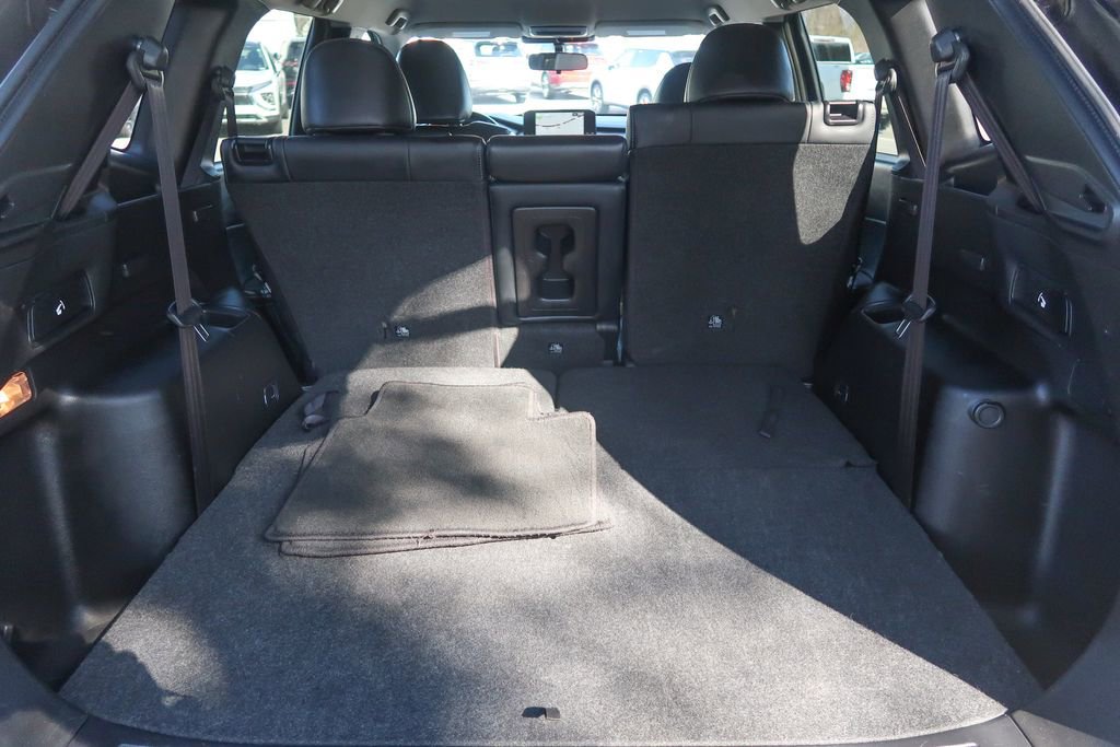 Used 2024 Mitsubishi Outlander image 12