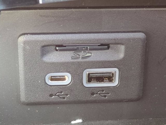 Used 2021 Buick Envision Avenir w/ Technology Package II FWD image 34