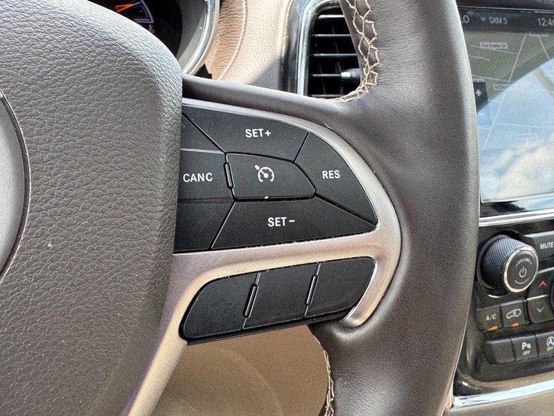Used 2021 Jeep Grand Cherokee Overland AWD/4WD image 17