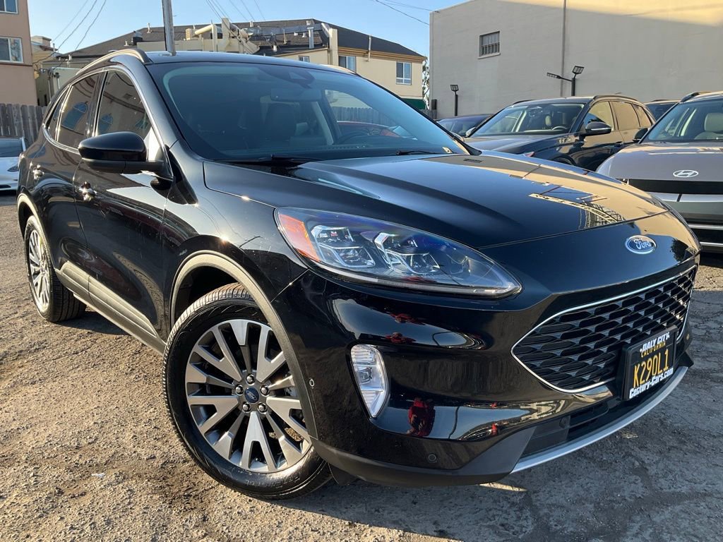 Used 2021 Ford Escape Titanium image 1