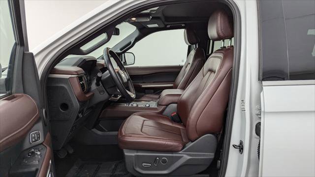 Used 2023 Ford Expedition Limited image 14