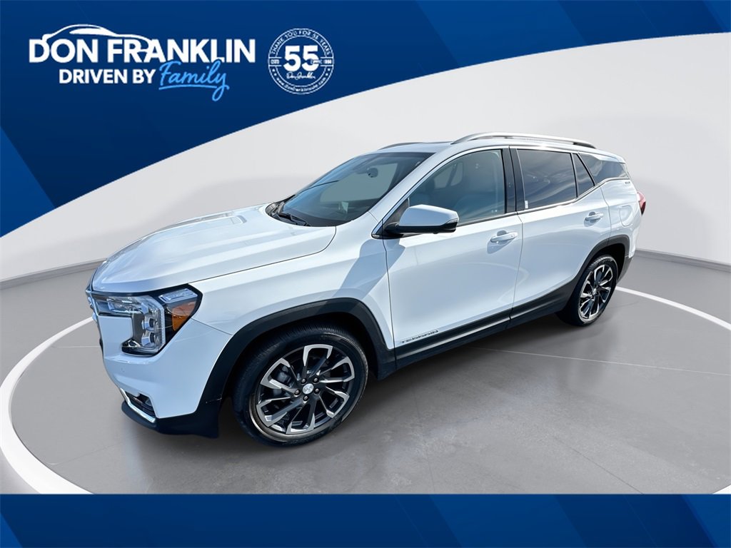 Used 2023 GMC Terrain SLT w/ Tech Package image 1