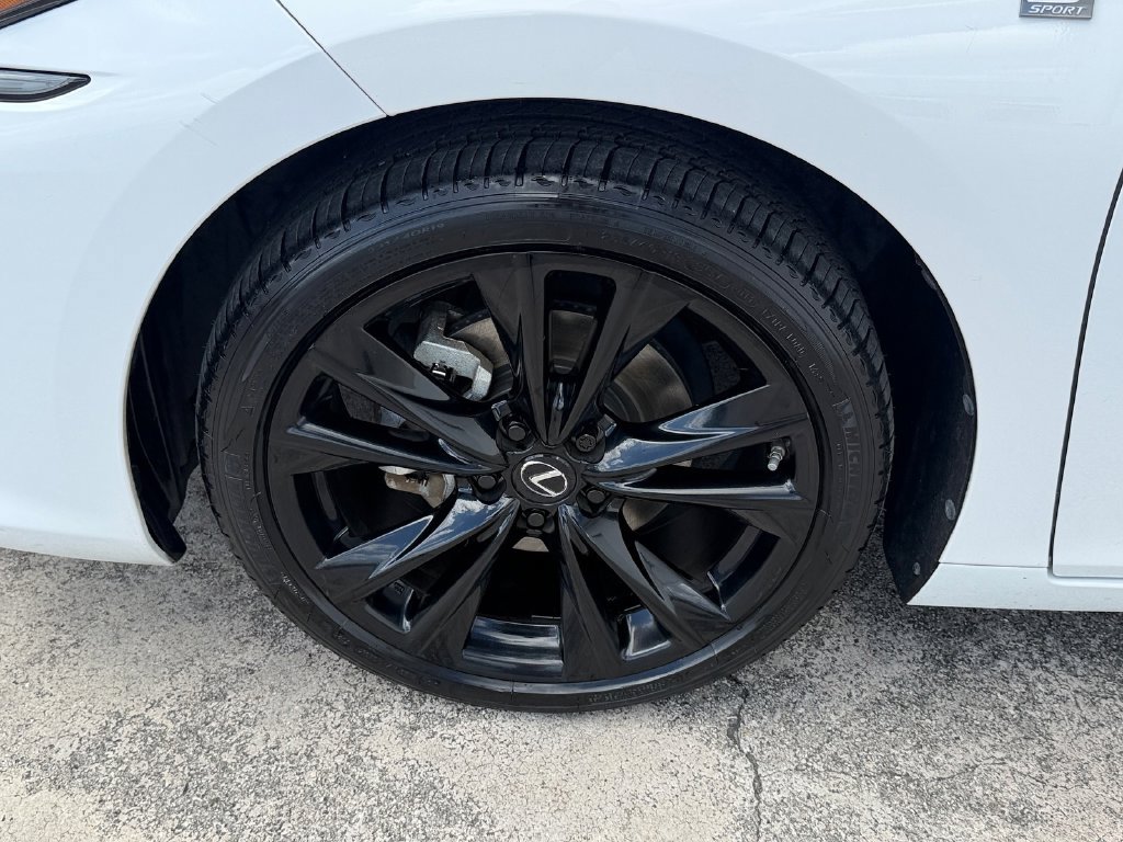 Used 2024 Lexus ES 350 F Sport w/ Accessory Package (Z2) FWD image 16